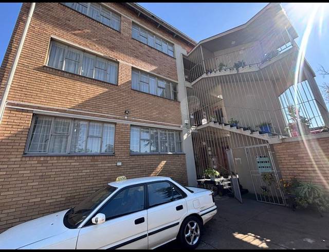 BUSINESS FOR SALE IN BRIXTON